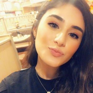 Meet your Posher, Arielle